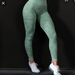 Gymshark seamless camo sage green